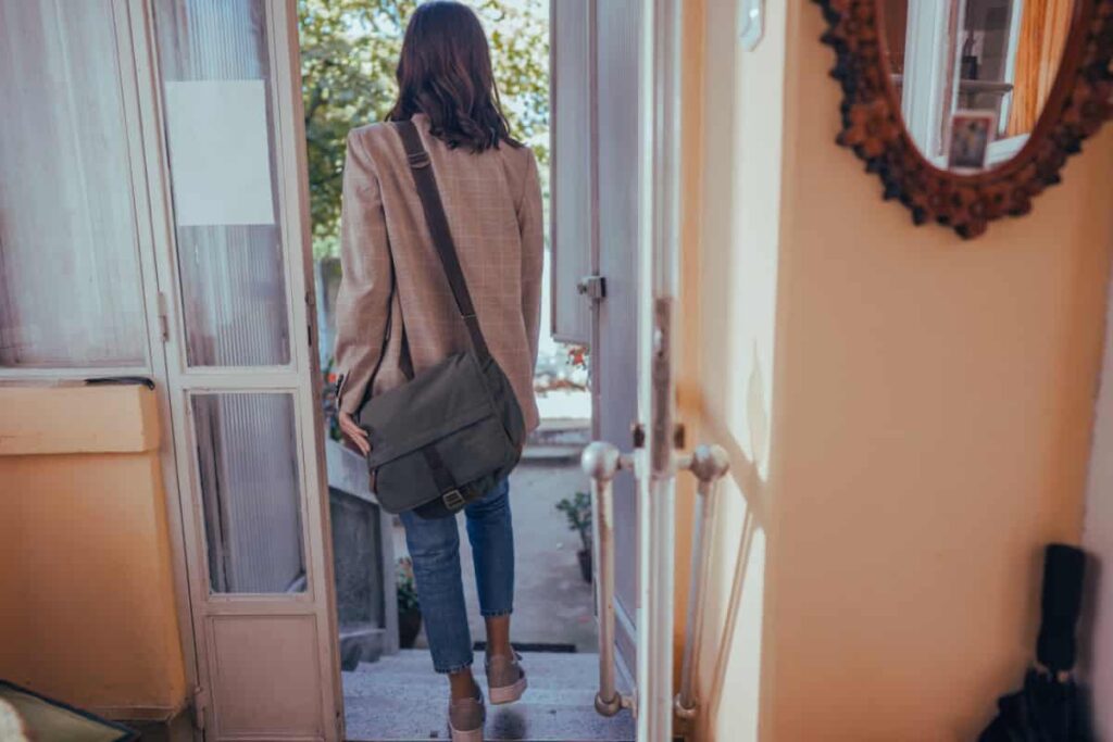 How Many People Are Leaving California